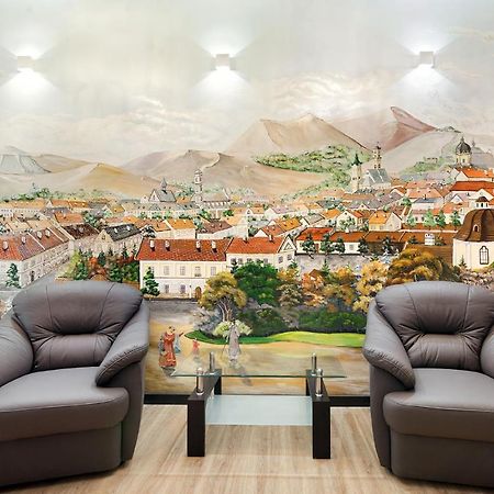 Leogrand Apartment On Doroshenka 38 리비프 외부 사진