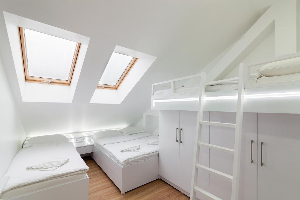 Leogrand Apartment On Doroshenka 38 리비프 외부 사진